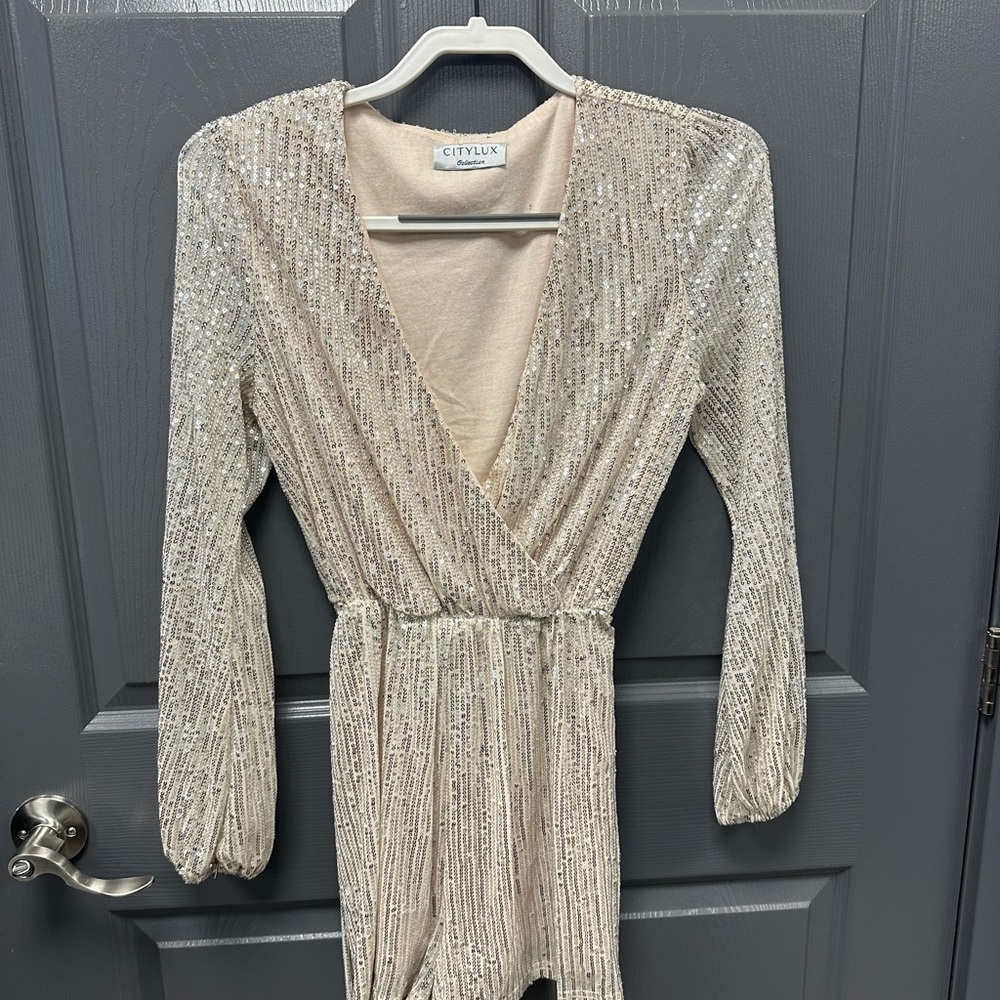 City Lux Sequin Romper. Size small. Never worn. Silver rosy gold sequins. - Picture 3 of 5